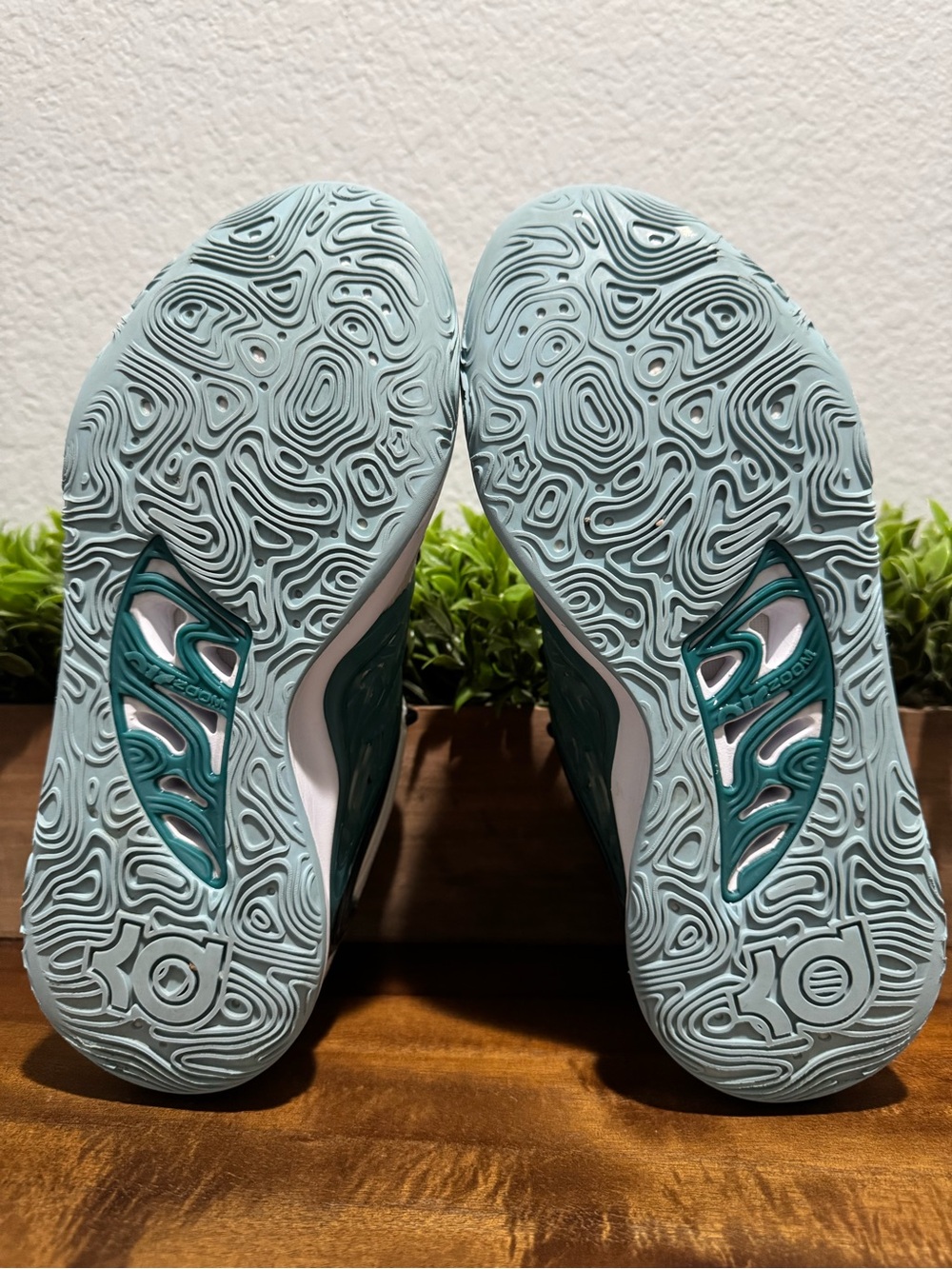 Nike KD15 “Mariners” White Volt Photon Dust Black FJ1216-100 Men’s Size 8 - Picture 9 of 11